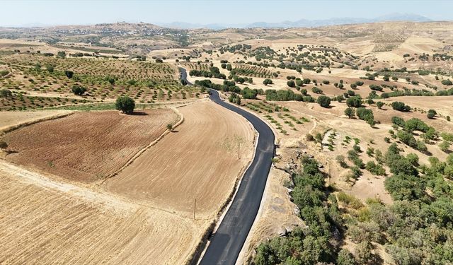 Siirt'te kırsal kesimde asfalt çalışmaları sürüyor