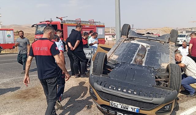 Siirt'te pikap ile otomobil çarpıştı, 2 kişi yaralandı