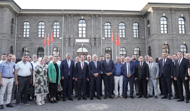 Srebrenitsa soykırımı kurbanları, Diyarbakır'da düzenlenen sergiyle anıldı