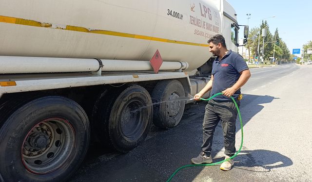 Adıyaman'da yakıt yüklü tankerde çıkan yangın söndürüldü
