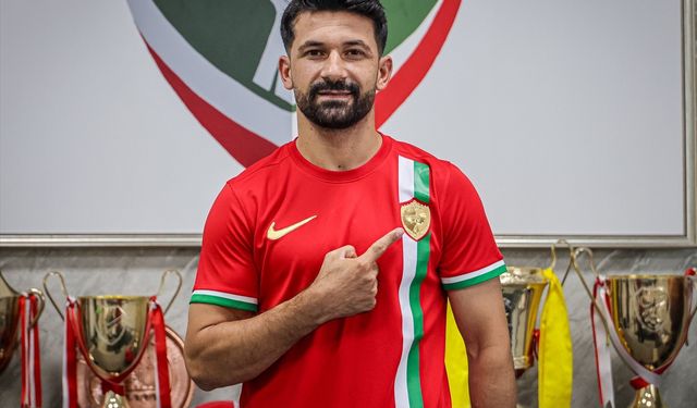 Amed Sportif Faaliyetler, Celal Hanalp'ı kadrosuna kattı