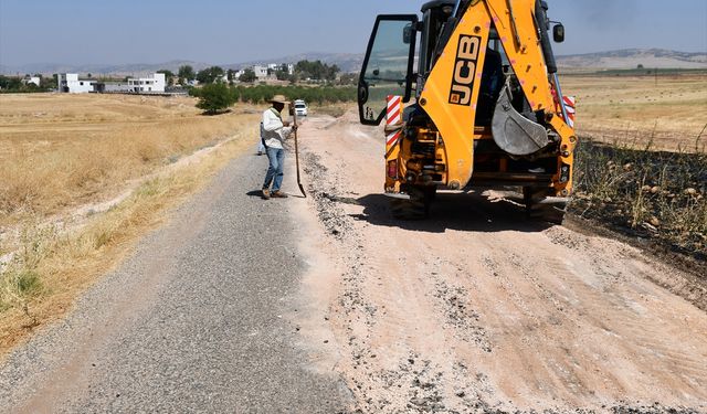 Araban'da köy yolları onarılıyor