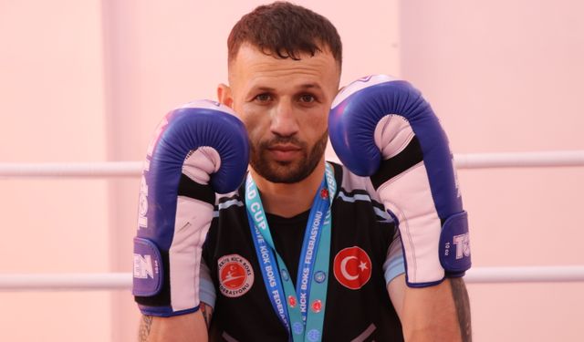 Boks antrenörünün kick boksa yönlendirdiği sporcu dünya üçüncüsü oldu