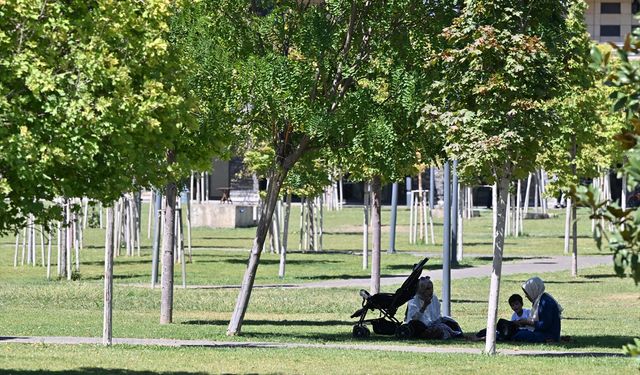 Gaziantep'te sıcak hava etkisini sürdürüyor