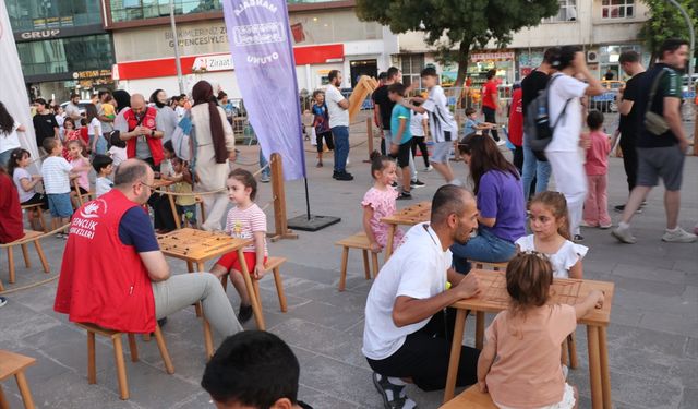 Geleneksel Oyunlar Tırı Siirt'i Şenlendirdi