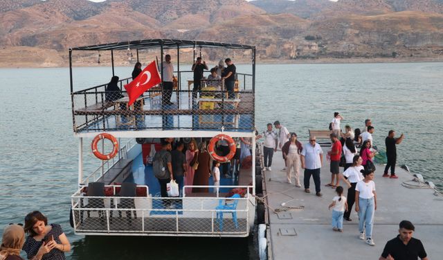 Güneş Battı, Hasankeyf Canlandı: Akşam Turizmi Gözde!