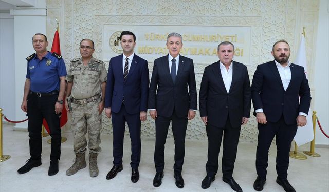 Mardin Valisi Akkoyun, Midyat Kaymakamlığını ziyaret etti