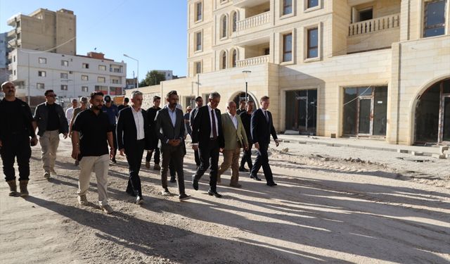 Mardin Valisi ve Büyükşehir Belediye Başkan Vekili Akkoyun, yol çalışmalarını inceledi
