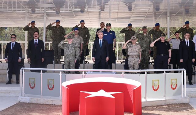 Mardin'de 4. Hudut Alay Komutanlığında Komuta ve Sancak Devir Teslim Töreni yapıldı