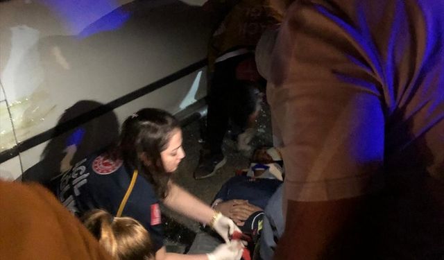 Mardin'de minibüs ile motosikletin çarpıştığı kazada 2 kişi yaralandı