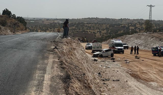 Mardin'de yan yola düşen otomobildeki 1 kişi öldü, 5 kişi yaralandı