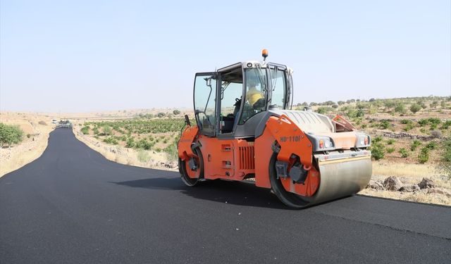 Midyat'ta yol asfaltlama çalışması