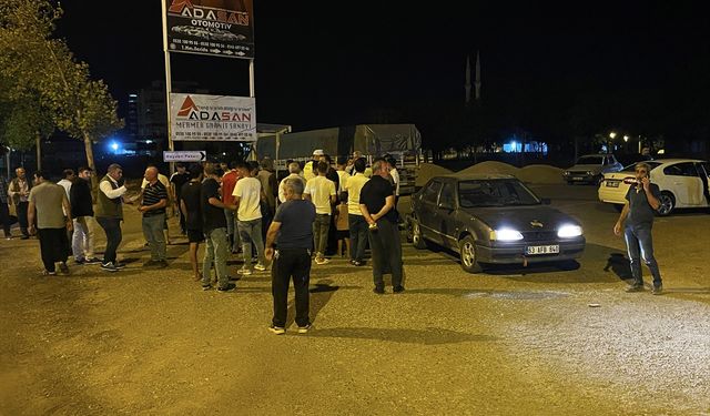 Şanlıurfa'da otomobille motosikletin çarpıştığı kazada 3 kişi yaralandı