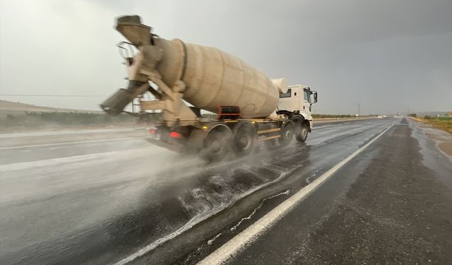 Şanlıurfa'da sağanak etkili oldu