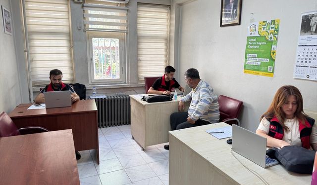 Şanlıurfa'da tarım sayımı için kurulan büroda çalışmalar devam ediyor
