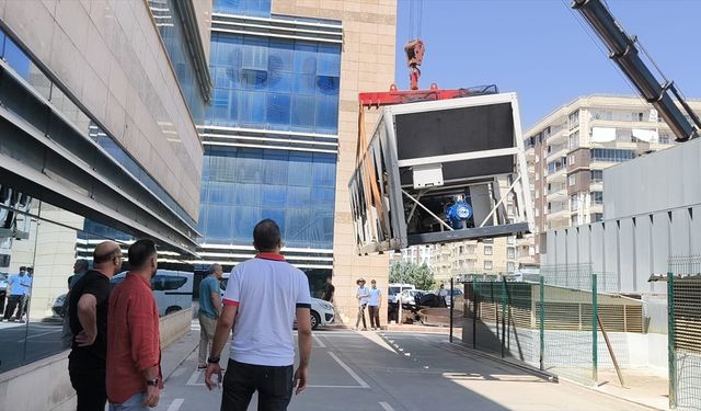 Siirt Eğitim ve Araştırma Hastanesi'nde arızalanan bazı klimalar onarılıyor