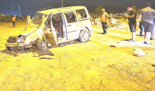 TAG Otoyolu'ndaki kazada 8 kişi yaralandı