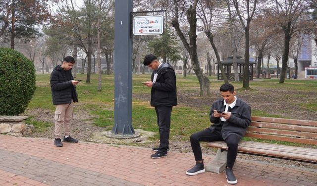 Batman Belediyesi Öğrencilere Ücretsiz İnternet Hizmeti Sunuyor