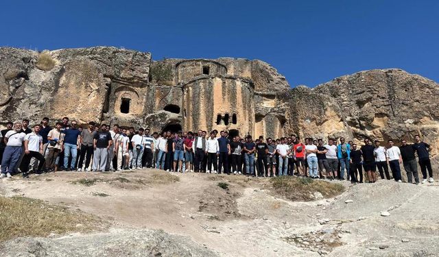 Batmanlı Gençler Kardeşlik Kampında Buluştu