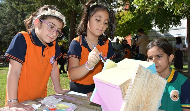 Batman'da Minik Ellerden Kuşlar İçin Renkli Yuvalar