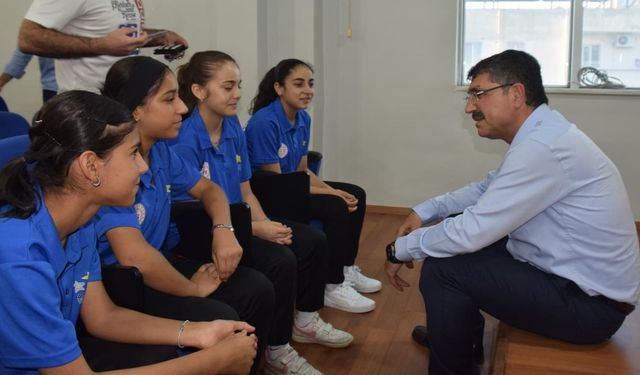 Batmanlı Şampiyonlar Milletvekili Nasıroğlu ile Buluştu