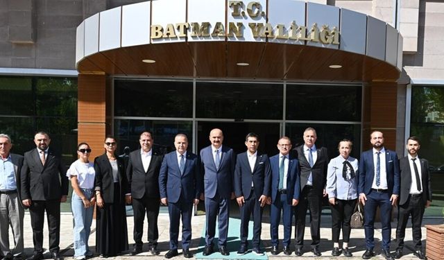Vali Canalp, Anavatan Partisi Genel Başkanı Çelebi ve Heyetini Makamında Ağırladı