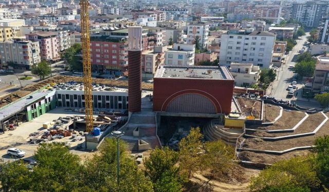 Vali Canalp, 'Kardeşlik Mescidi'nin' Yükselişini Yerinde Gördü