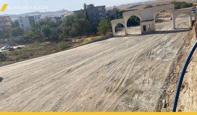Kanatlı (Tayyar) Köyü Mezarlığı Yolunda Çalışmalar Hız Kesmiyor