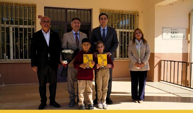 Rektör Demir, Doğduğu Köyde Öğrencilerle Ders Yaptı