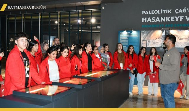 Tarihi Miras ve Cumhuriyet Ruhu Bayrak Coşkusuyla Buluştu