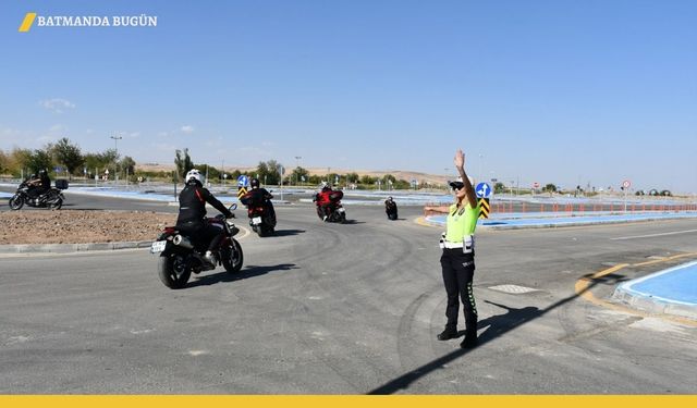 Batman'da Motosiklet Sürücülerine Güvenli Sürüş Eğitimi