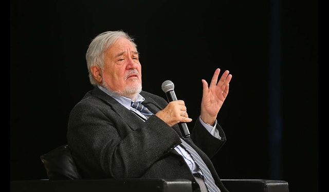 İlber Ortaylı'dan Sevenlerine Rahatlatıcı Haber: "Kontrol Amaçlı Yatıyorum"