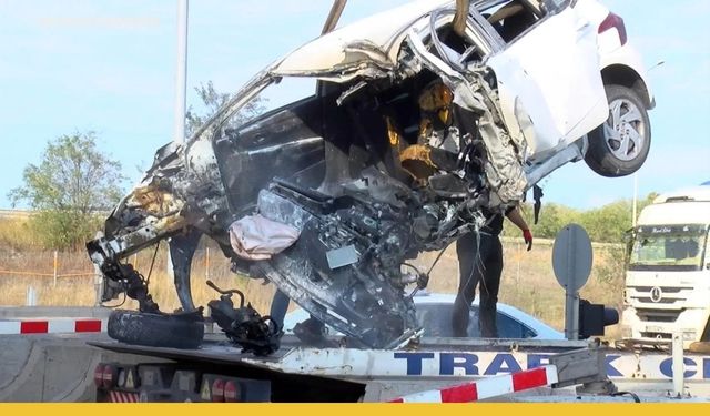 Kiralık Otomobille Otoyol Gişesine Çarparak Can Verdi