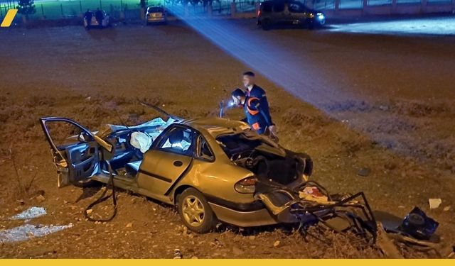 Batman'da Tıra Çarpan Otomobilde 2 Çocuk Hayatını Kaybetti
