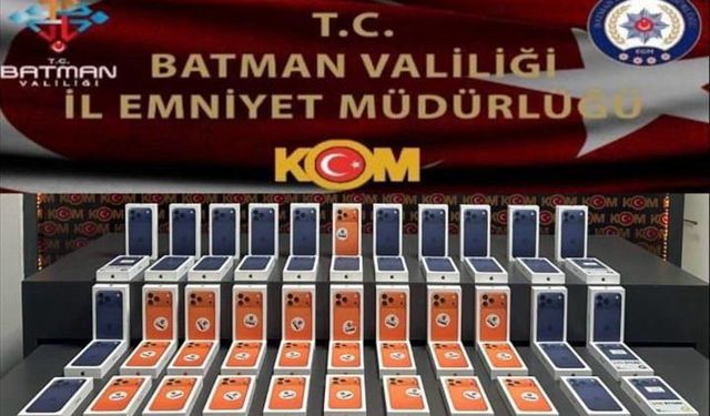 Batman'da Kamyonette Gizlenmiş 55 Cep Telefonu Ele Geçirildi