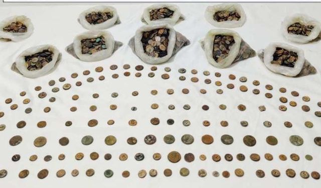 Kızıltepe'de Helenistik ve Roma Dönemine Ait Neredeyse 5 Bin Sikke Ele Geçirildi