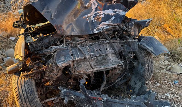 Mardin'de Kontrolden Çıkan Otomobil Şarampole Devrildi