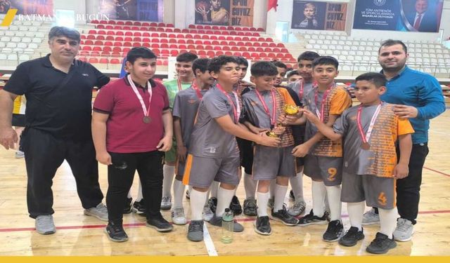 Batman Hentbol Şampiyonu Aziz Sancar Ortaokulu Oldu