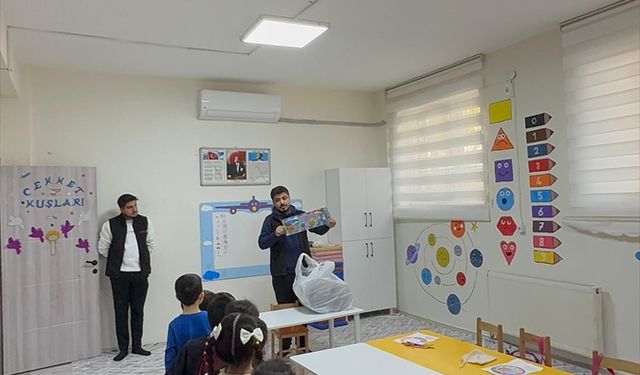 ANDA Derneği'nden Batman'daki Minik Kursiyerlere Hediyeler Dağıtıldı