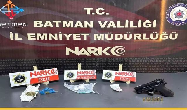 Mailo’nun Keskin Burnundan Kaçamadı: Şehir Girişinde Zehir ve Silah Operasyonu
