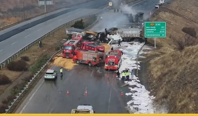 TAG Otoyolu Cehenneme Döndü: Zincirleme TIR Kazası Sonrası Araçlarda Yangın Çıktı
