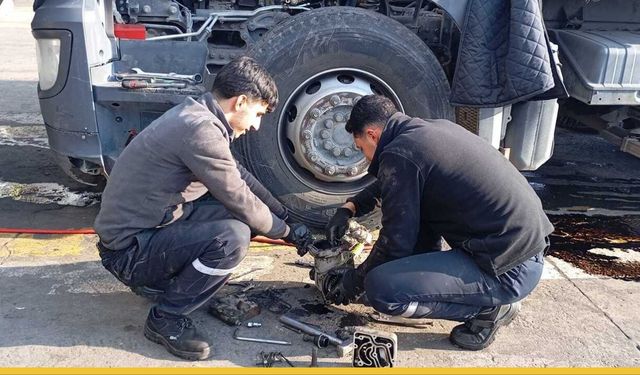 Batman Belediyesi Makine İkmal Müdürlüğü'nden Dev Hizmet: 3,5 Yılda 23.478 Bakım İşlemi