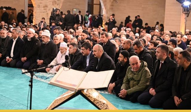 Batman’da Manevi Gece: Regaip Kandili TRT Kurdî Ekranlarında Yankılandı