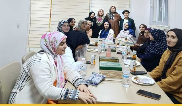 Batı Raman Kız Yurdu’nda Gençler Kürsüye Çıktı: Kalpten Davranışa Güzellik Yolculuğu