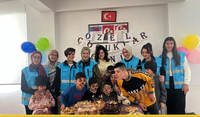 Süveybe Ana Kız Yurdu Öğrencilerinden 'Özel Çocuklara' Değerli Ziyaret