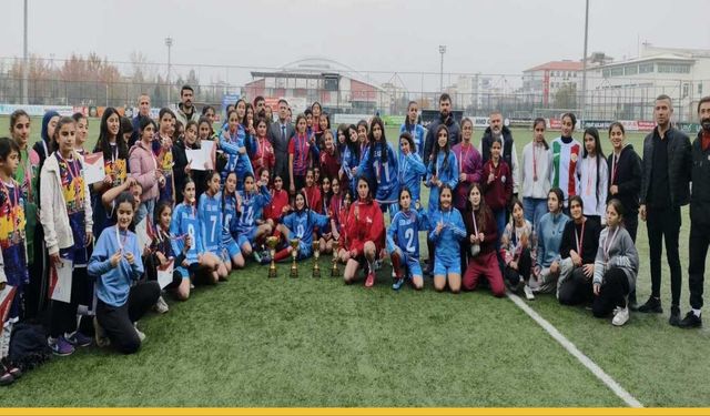 Batman’da Dokuz Yıllık Saltanat: Toki Kazım Karabekir ve Segırkan Ortaokulu Finalinde Şampiyon Yine Değişmedi!