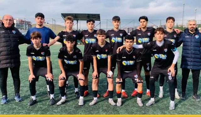 U17 Batman derbisinde 1955 Batman Belediye Spor karşısında gülen taraf Özel İdare Gençlerbirliğispor oldu: 2-0