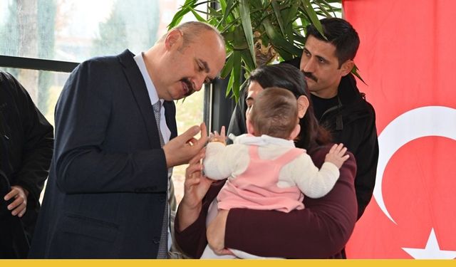 Batman Valisi Canalp ve Eşi Koruyucu Ailelerle Buluştu