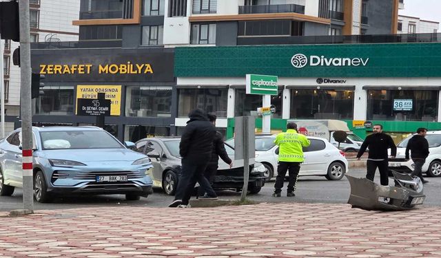 Batman Gültepe’de Trafik Kazası: Araçlarda Maddi Hasar Oluştu
