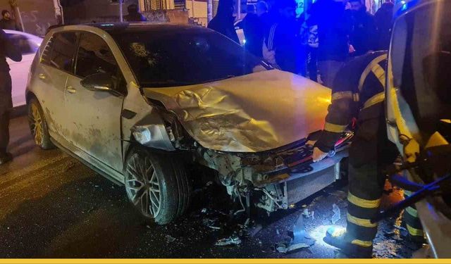 Batman Yeni Siirt Yolu’nda Savrulan Otomobil Park Halindeki Araçları Biçti